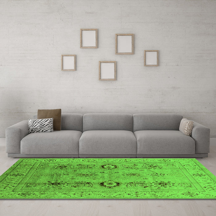 Machine Washable Oriental Green Industrial Area Rugs in a Living Room,, wshurb3116grn