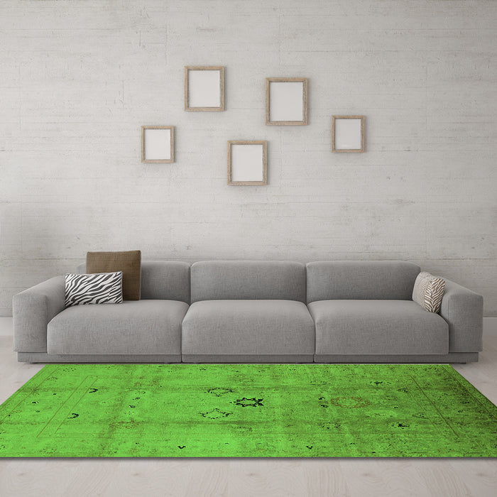 Machine Washable Oriental Green Industrial Area Rugs in a Living Room,, wshurb3119grn