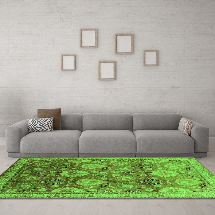 Machine Washable Oriental Green Industrial Area Rugs in a Living Room,, wshurb3120grn