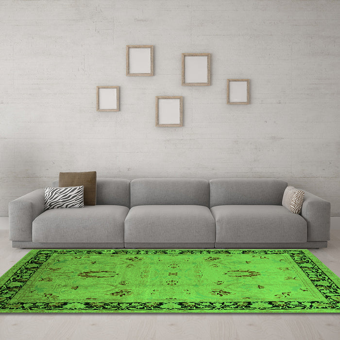Machine Washable Oriental Green Industrial Area Rugs in a Living Room,, wshurb3121grn