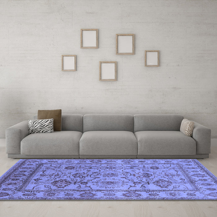 Machine Washable Oriental Blue Industrial Rug in a Living Room, wshurb3124blu