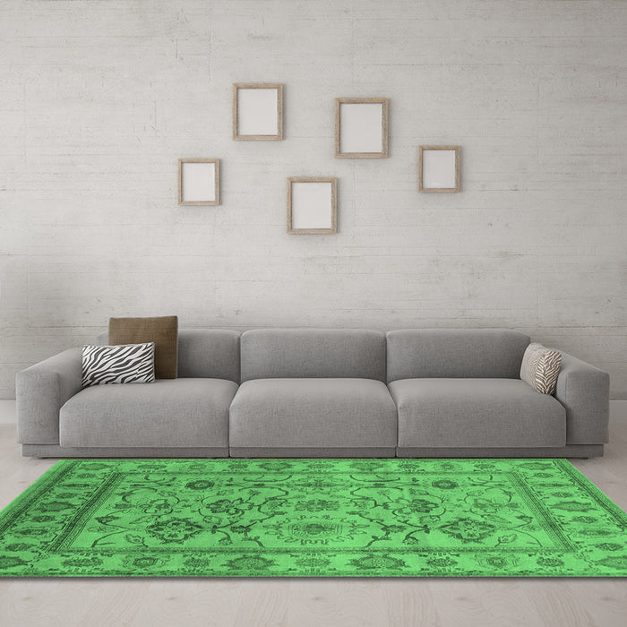 Machine Washable Oriental Emerald Green Industrial Area Rugs in a Living Room,, wshurb3124emgrn