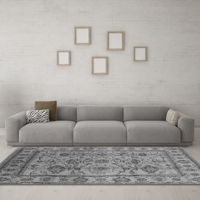 Machine Washable Oriental Gray Industrial Rug in a Living Room,, wshurb3124gry