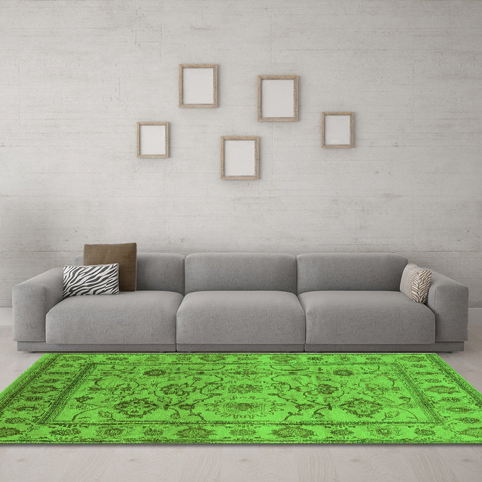 Machine Washable Oriental Green Industrial Area Rugs in a Living Room,, wshurb3124grn