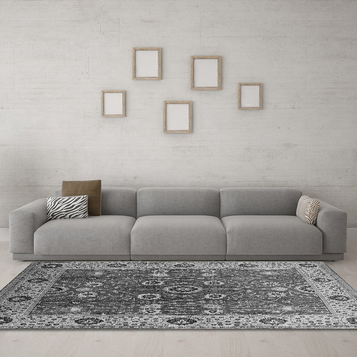 Machine Washable Oriental Gray Industrial Rug in a Living Room,, wshurb3125gry