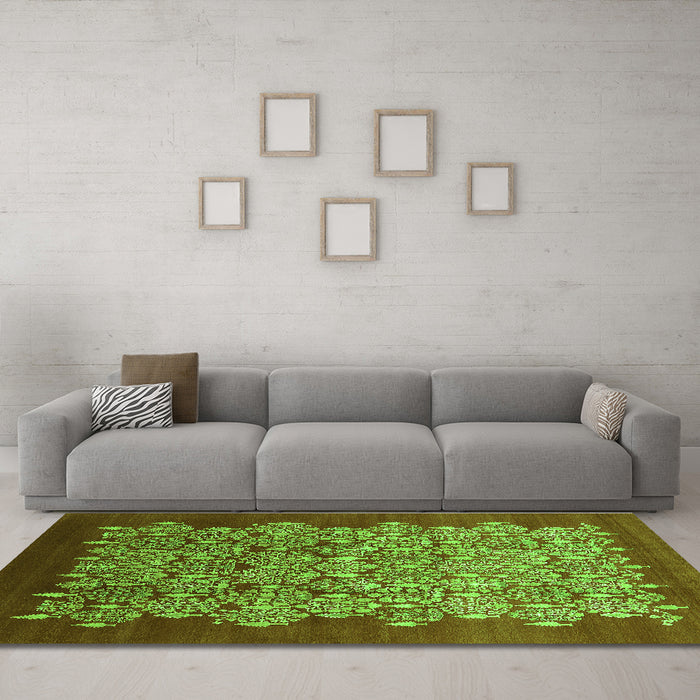 Machine Washable Oriental Green Industrial Area Rugs in a Living Room,, wshurb3127grn