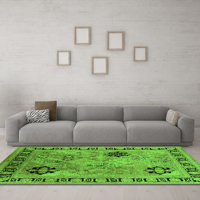 Machine Washable Oriental Green Industrial Area Rugs in a Living Room,, wshurb3129grn