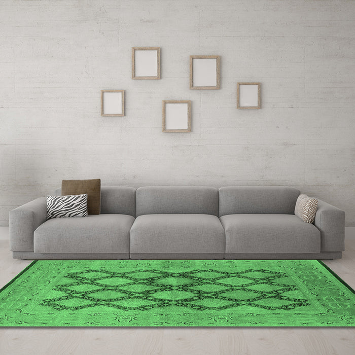 Machine Washable Oriental Emerald Green Industrial Area Rugs in a Living Room,, wshurb3134emgrn