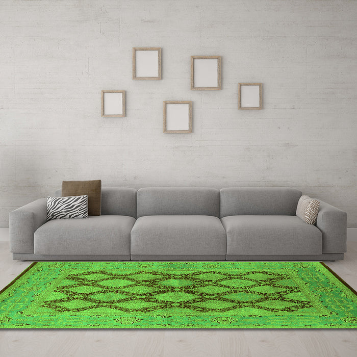 Machine Washable Oriental Green Industrial Area Rugs in a Living Room,, wshurb3134grn