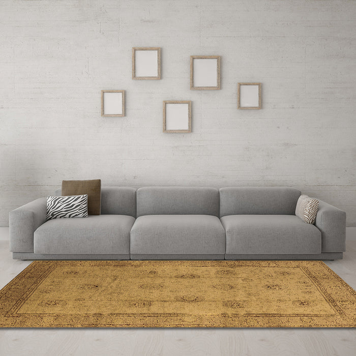 Machine Washable Oriental Brown Industrial Rug in a Living Room,, wshurb3135brn