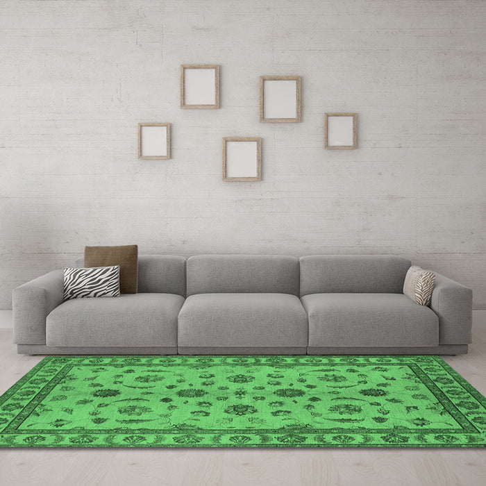 Machine Washable Oriental Emerald Green Industrial Area Rugs in a Living Room,, wshurb3136emgrn