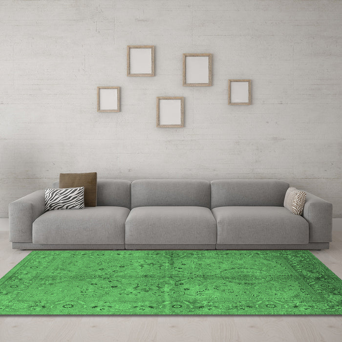 Machine Washable Oriental Emerald Green Industrial Area Rugs in a Living Room,, wshurb3137emgrn
