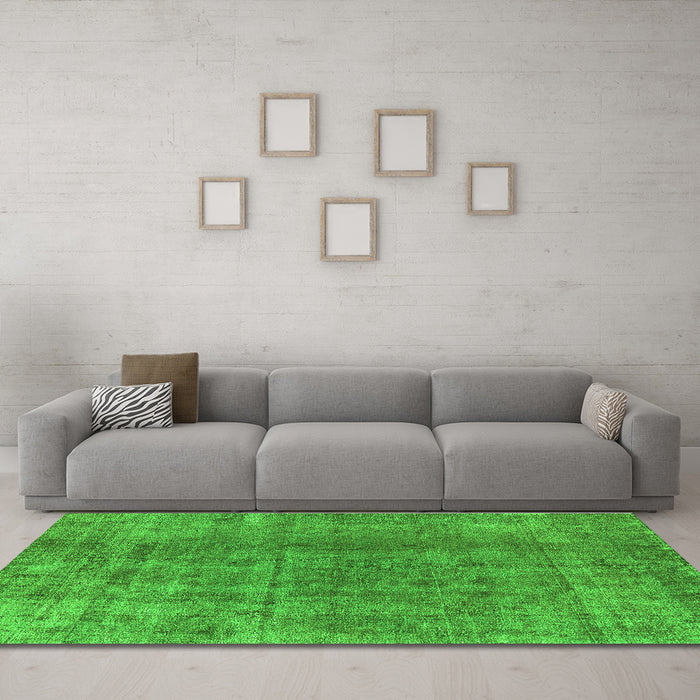 Machine Washable Oriental Green Industrial Area Rugs in a Living Room,, wshurb3144grn