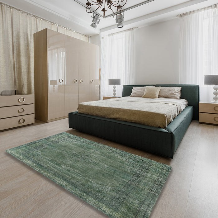 Mid-Century Modern Pine Green Oriental Rug in a Bedroom, urb3145
