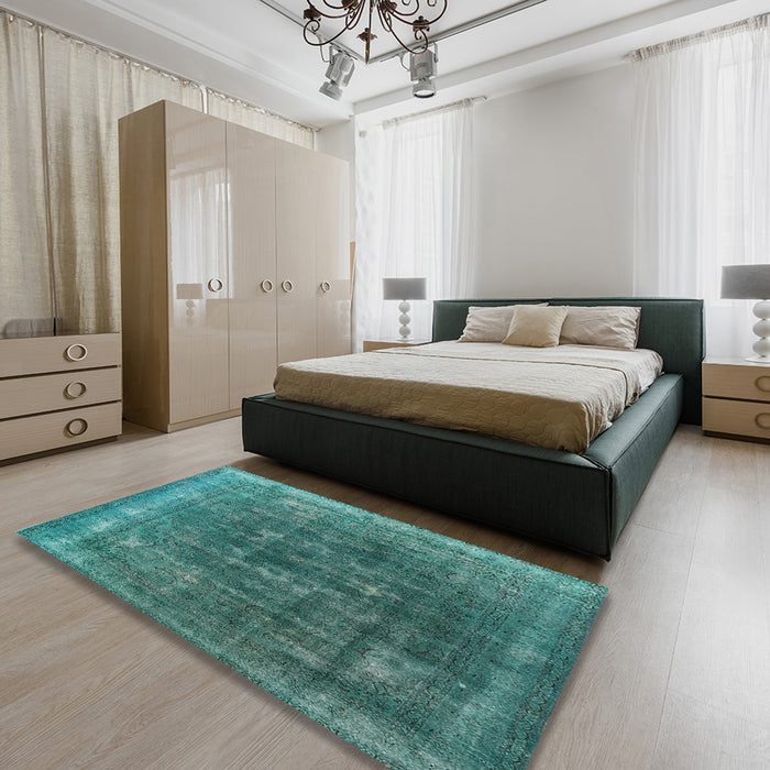 Machine Washable Industrial Modern Light Sea Green Rug in a Bedroom, wshurb3147