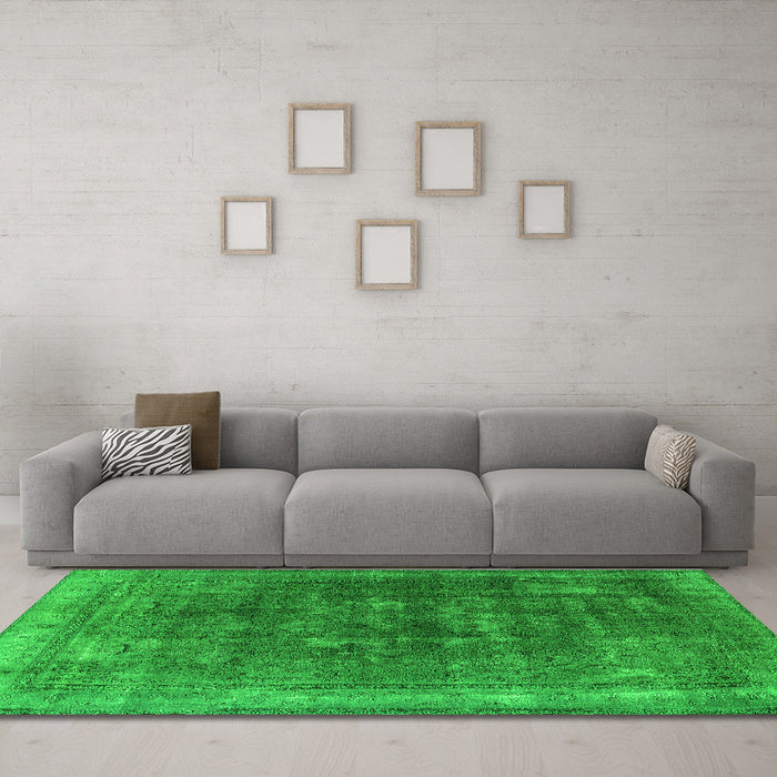 Machine Washable Oriental Green Industrial Area Rugs in a Living Room,, wshurb3147grn