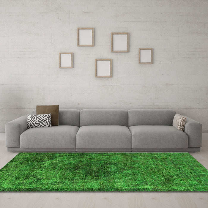 Machine Washable Oriental Green Industrial Area Rugs in a Living Room,, wshurb3150grn