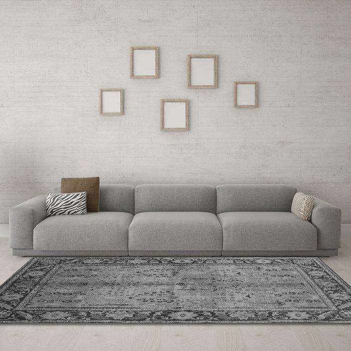 Machine Washable Oriental Gray Industrial Rug in a Living Room,, wshurb3153gry