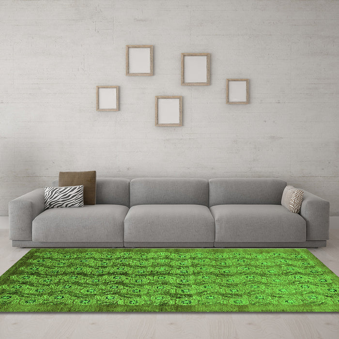 Machine Washable Oriental Green Industrial Area Rugs in a Living Room,, wshurb3155grn