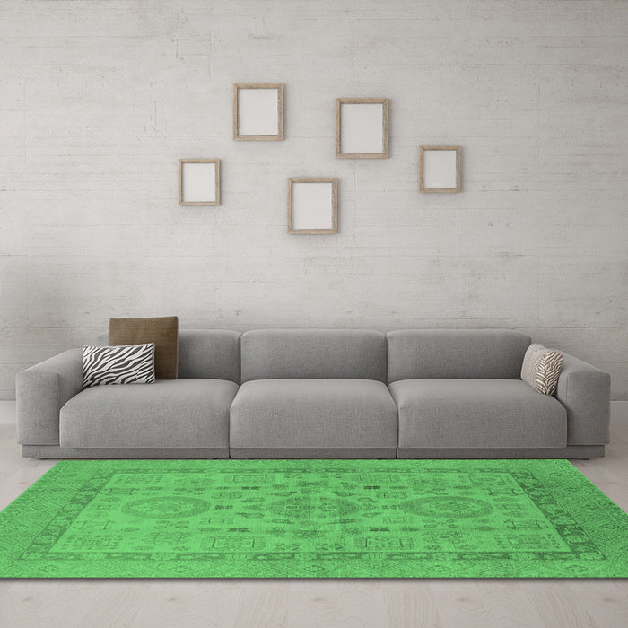 Machine Washable Oriental Emerald Green Industrial Area Rugs in a Living Room,, wshurb3157emgrn