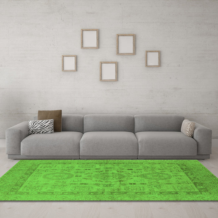 Machine Washable Oriental Green Industrial Area Rugs in a Living Room,, wshurb3157grn