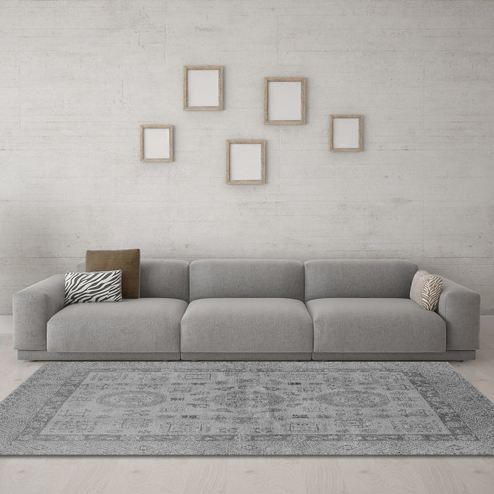 Machine Washable Oriental Gray Industrial Rug in a Living Room,, wshurb3157gry