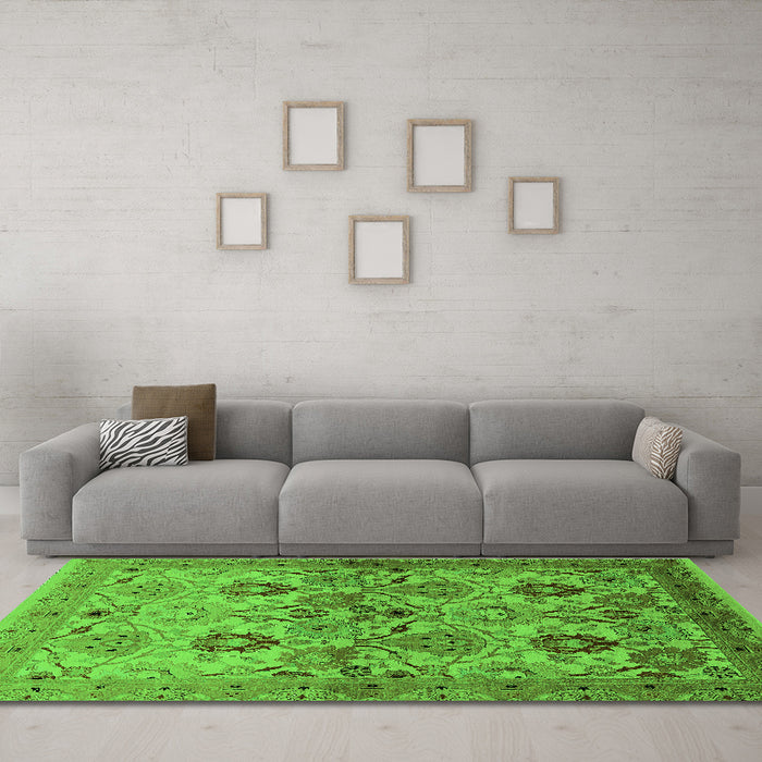 Machine Washable Oriental Green Industrial Area Rugs in a Living Room,, wshurb3158grn