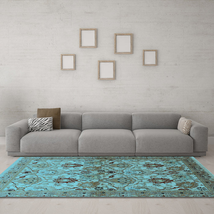 Machine Washable Oriental Light Blue Industrial Rug in a Living Room, wshurb3158lblu