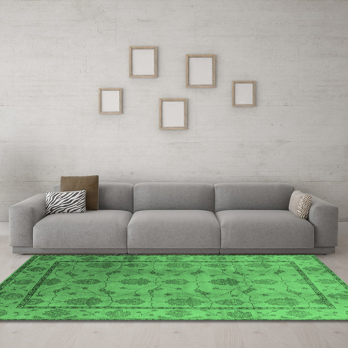 Machine Washable Oriental Emerald Green Industrial Area Rugs in a Living Room,, wshurb3166emgrn