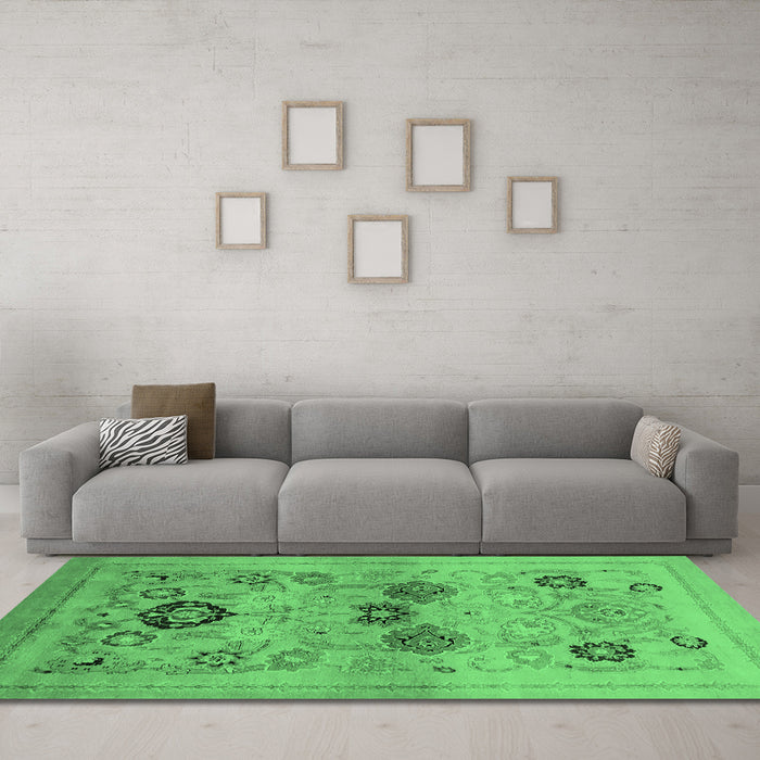 Machine Washable Oriental Emerald Green Industrial Area Rugs in a Living Room,, wshurb3168emgrn