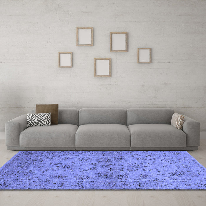 Machine Washable Oriental Blue Industrial Rug in a Living Room, wshurb3170blu
