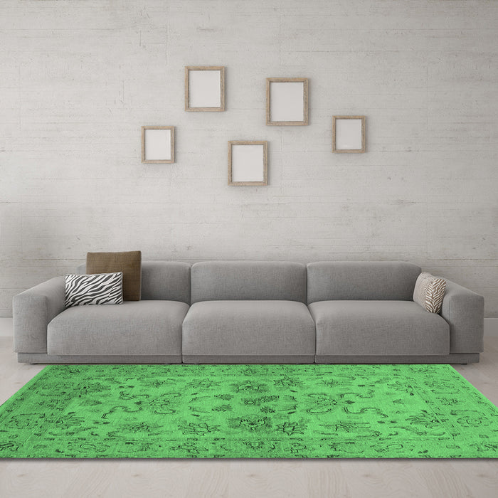 Machine Washable Oriental Emerald Green Industrial Area Rugs in a Living Room,, wshurb3170emgrn