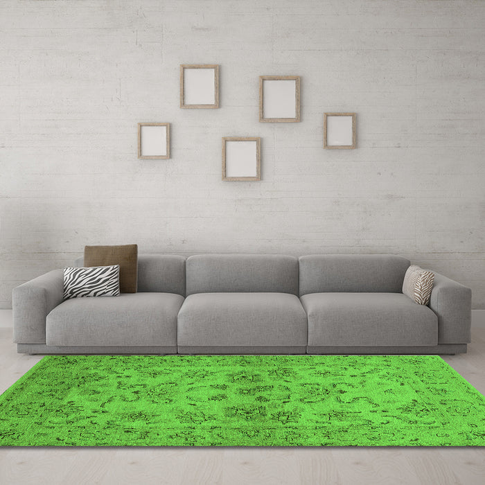 Machine Washable Oriental Green Industrial Area Rugs in a Living Room,, wshurb3170grn