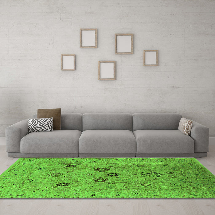 Machine Washable Oriental Green Industrial Area Rugs in a Living Room,, wshurb3172grn