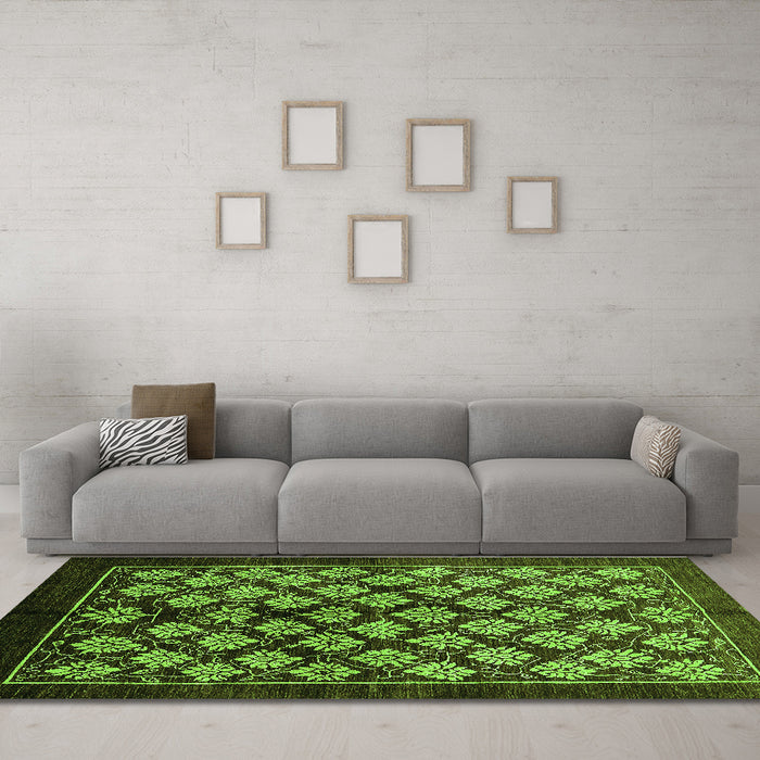 Machine Washable Oriental Green Industrial Area Rugs in a Living Room,, wshurb3176grn