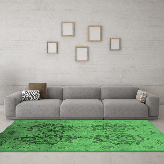 Machine Washable Oriental Emerald Green Industrial Area Rugs in a Living Room,, wshurb3179emgrn