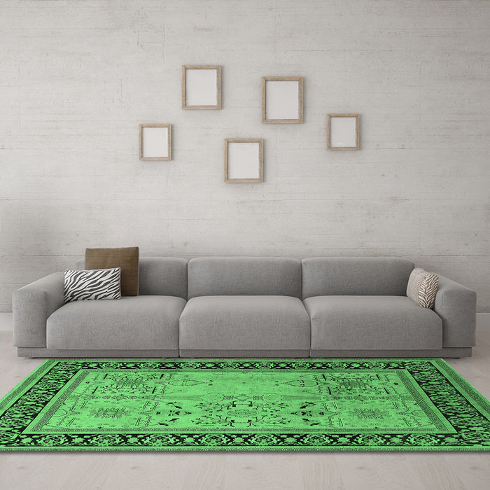 Machine Washable Oriental Emerald Green Industrial Area Rugs in a Living Room,, wshurb3183emgrn
