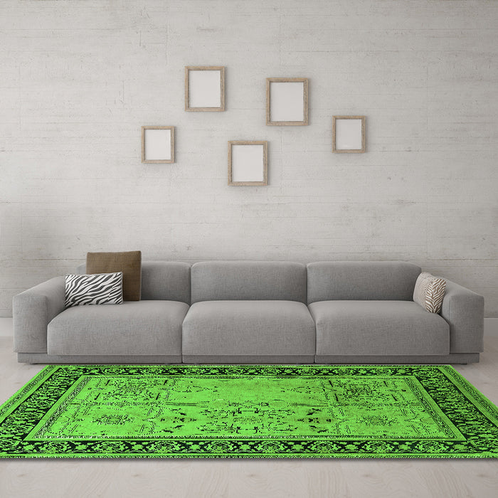 Machine Washable Oriental Green Industrial Area Rugs in a Living Room,, wshurb3183grn