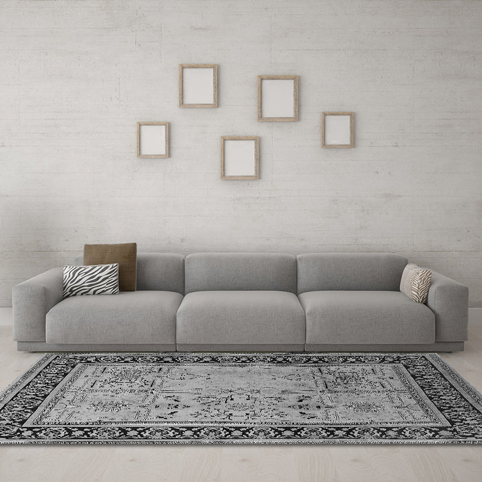 Machine Washable Oriental Gray Industrial Rug in a Living Room,, wshurb3183gry