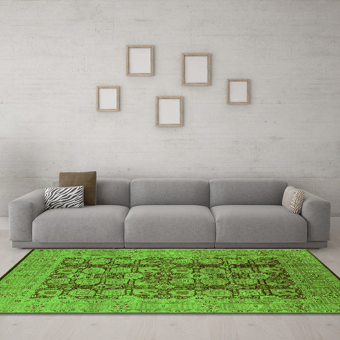 Machine Washable Oriental Green Industrial Area Rugs in a Living Room,, wshurb3184grn