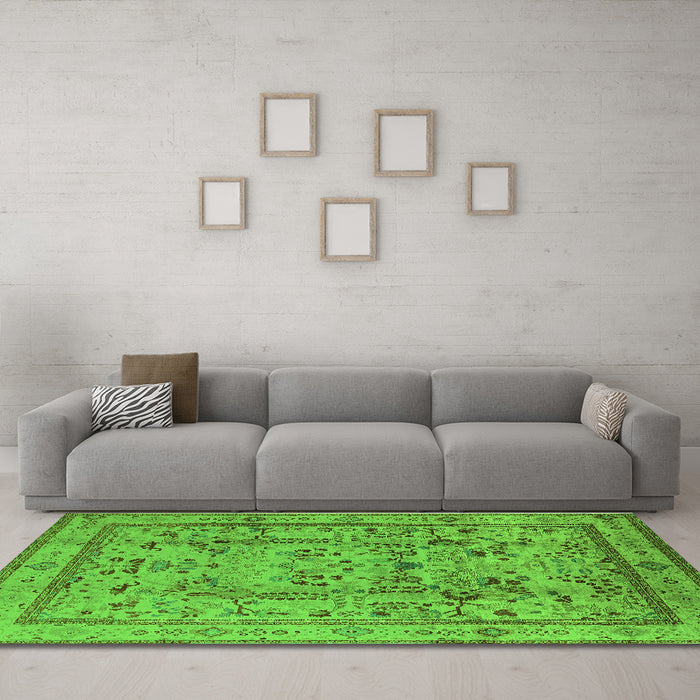 Machine Washable Oriental Green Industrial Area Rugs in a Living Room,, wshurb3192grn
