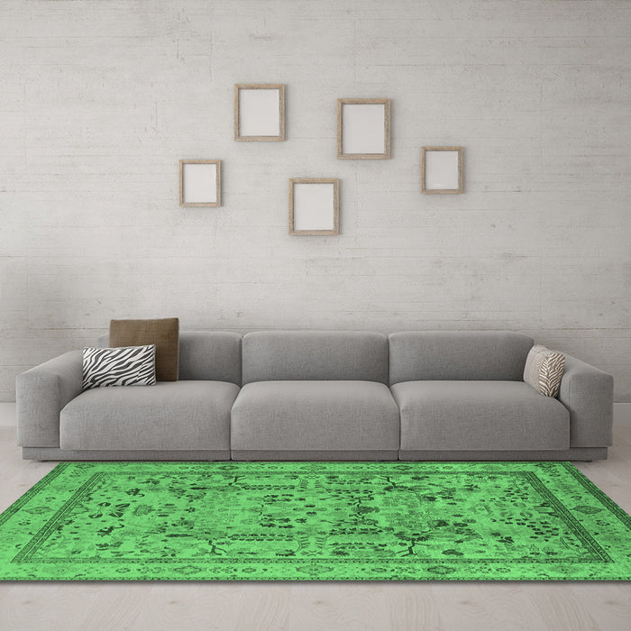 Machine Washable Oriental Emerald Green Industrial Area Rugs in a Living Room,, wshurb3192emgrn