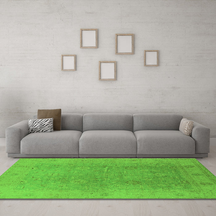 Machine Washable Oriental Green Industrial Area Rugs in a Living Room,, wshurb3193grn