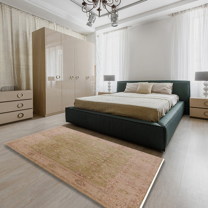 Mid-Century Modern Light Copper Gold Oriental Rug in a Bedroom, urb3193
