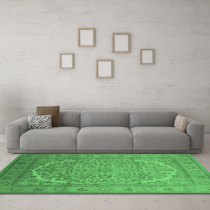 Machine Washable Oriental Emerald Green Industrial Area Rugs in a Living Room,, wshurb3201emgrn