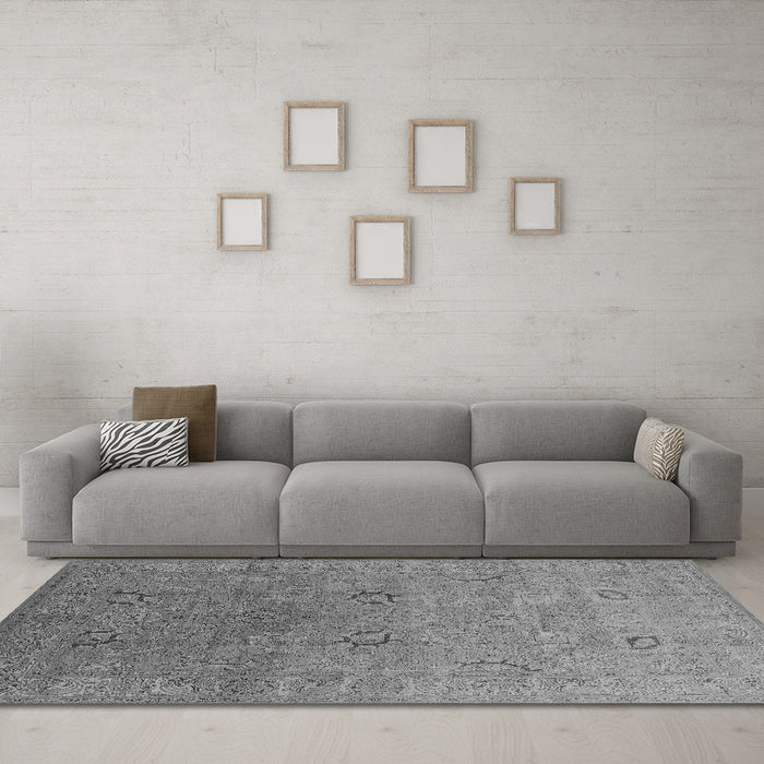 Machine Washable Oriental Gray Industrial Rug in a Living Room,, wshurb3202gry