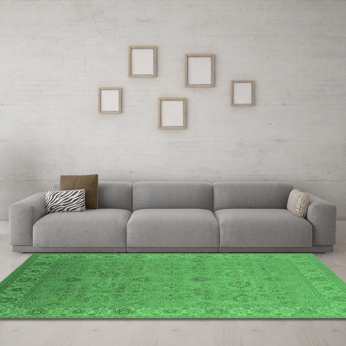 Machine Washable Oriental Emerald Green Industrial Area Rugs in a Living Room,, wshurb3203emgrn