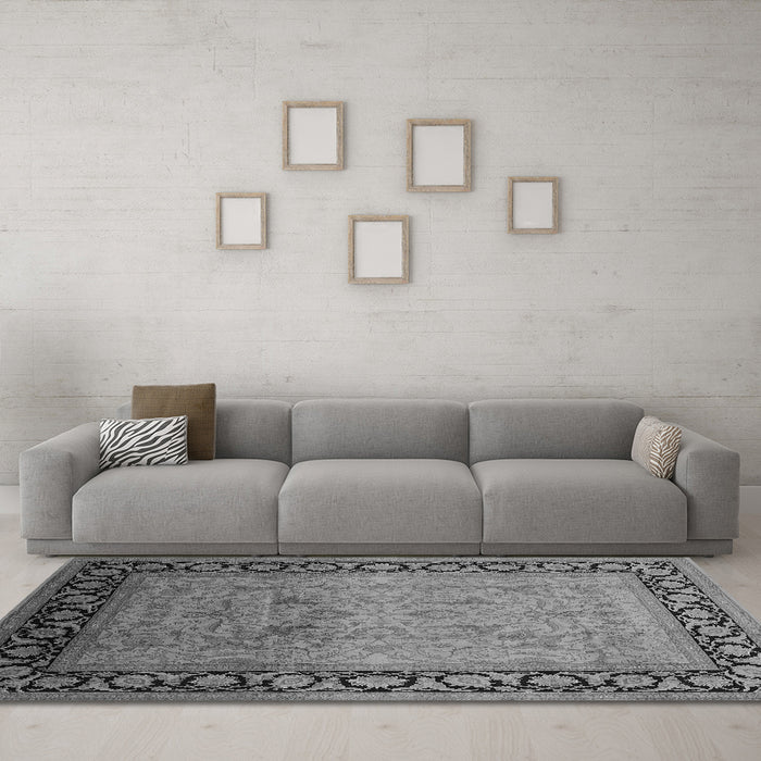 Machine Washable Oriental Gray Industrial Rug in a Living Room,, wshurb3205gry