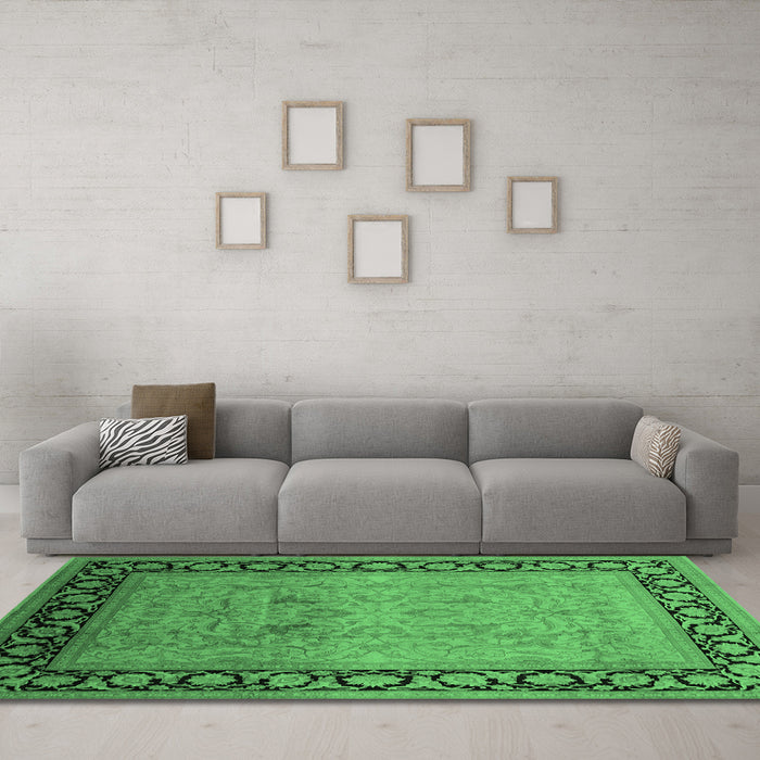 Machine Washable Oriental Emerald Green Industrial Area Rugs in a Living Room,, wshurb3205emgrn