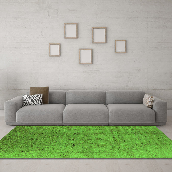 Machine Washable Oriental Green Industrial Area Rugs in a Living Room,, wshurb3207grn